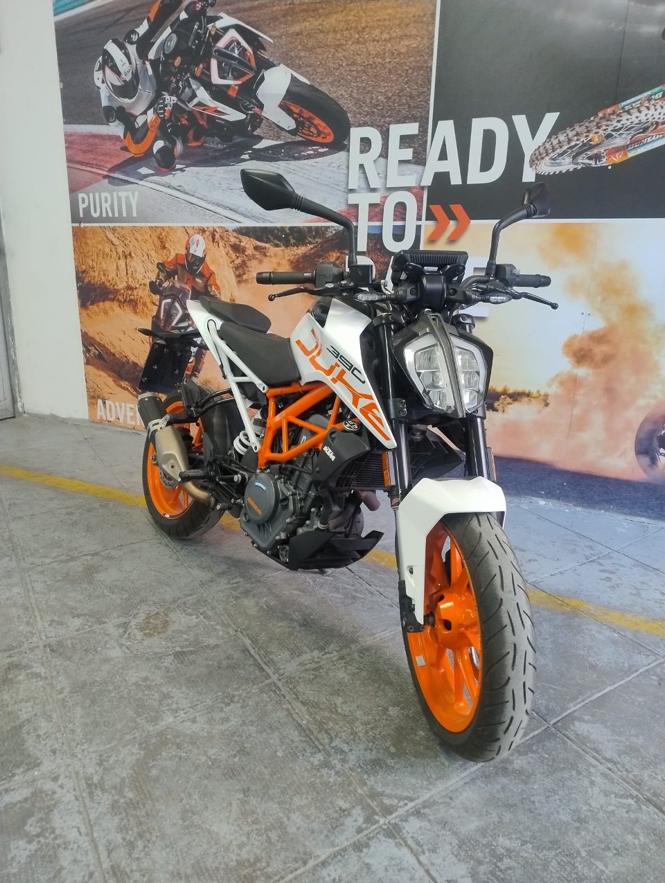 DUKE 390 KTM