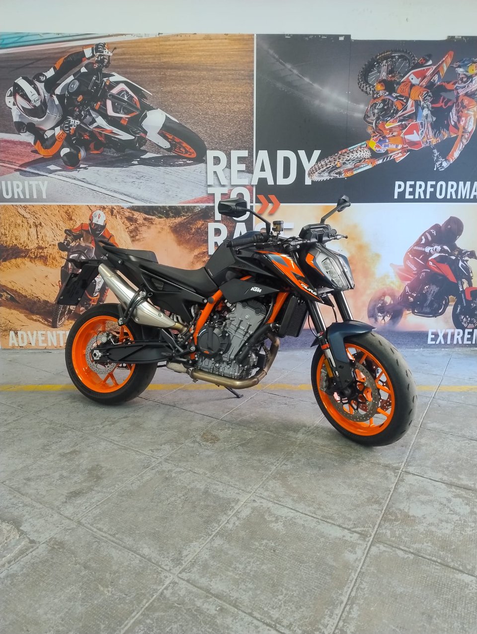 890 DUKE R KTM