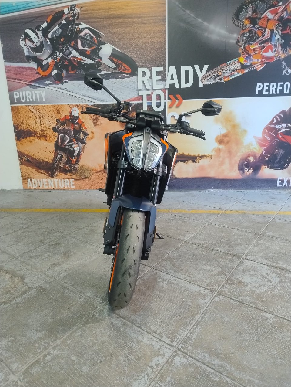 890 DUKE R KTM