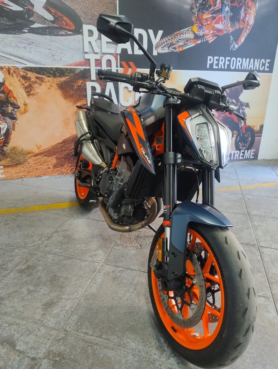 890 DUKE R KTM
