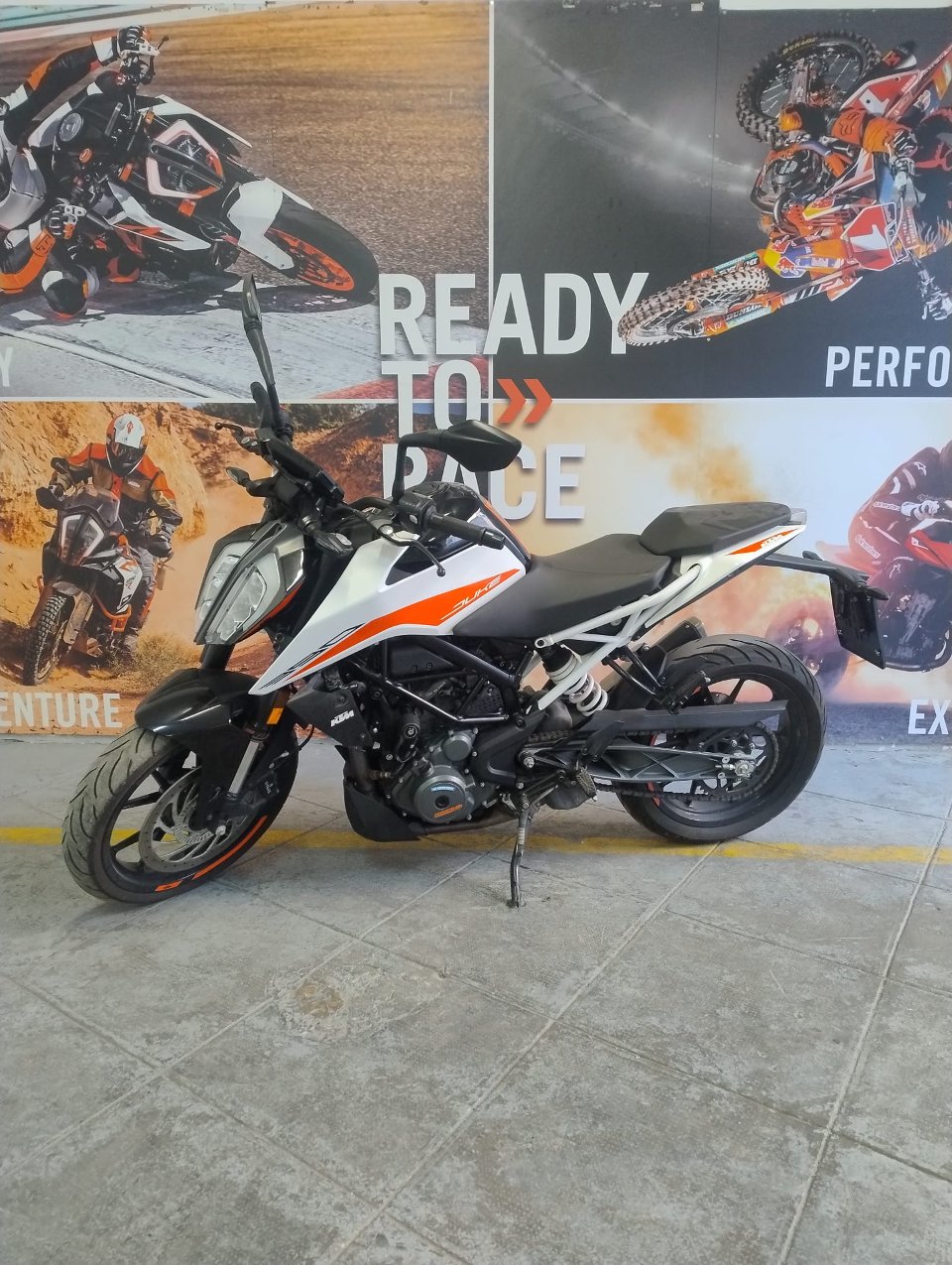 DUKE 390 KTM