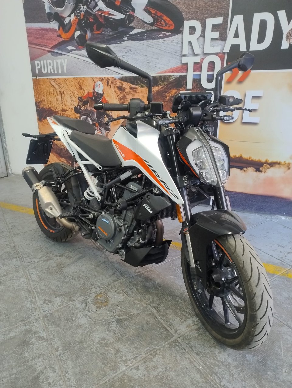 DUKE 390 KTM