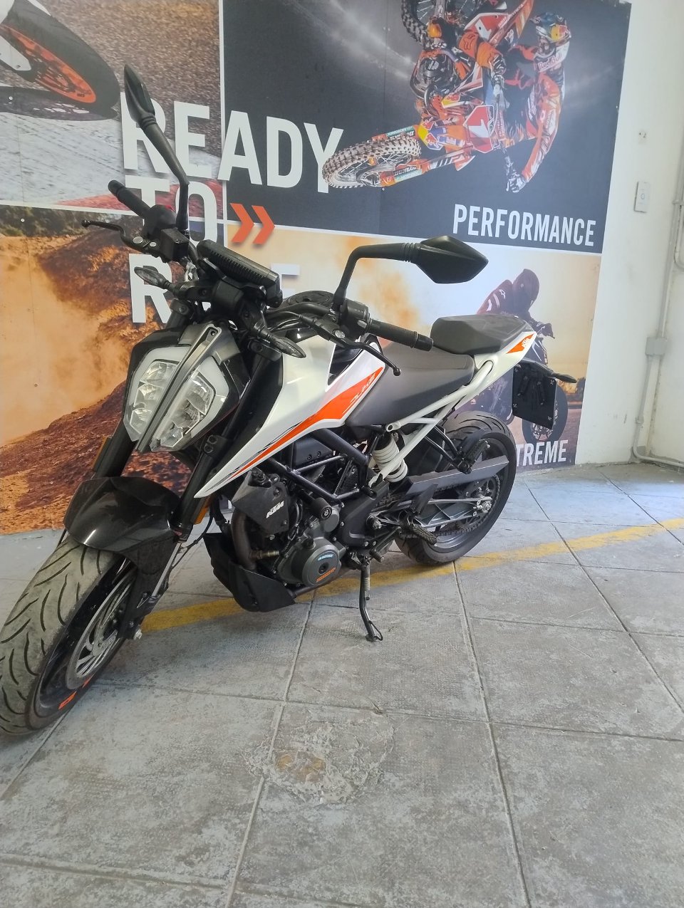 DUKE 390 KTM