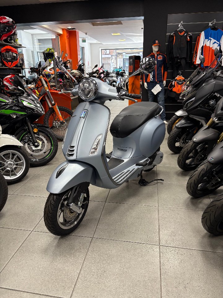 VESPA PRIMAVERA 125 SUPER TECH Piaggio