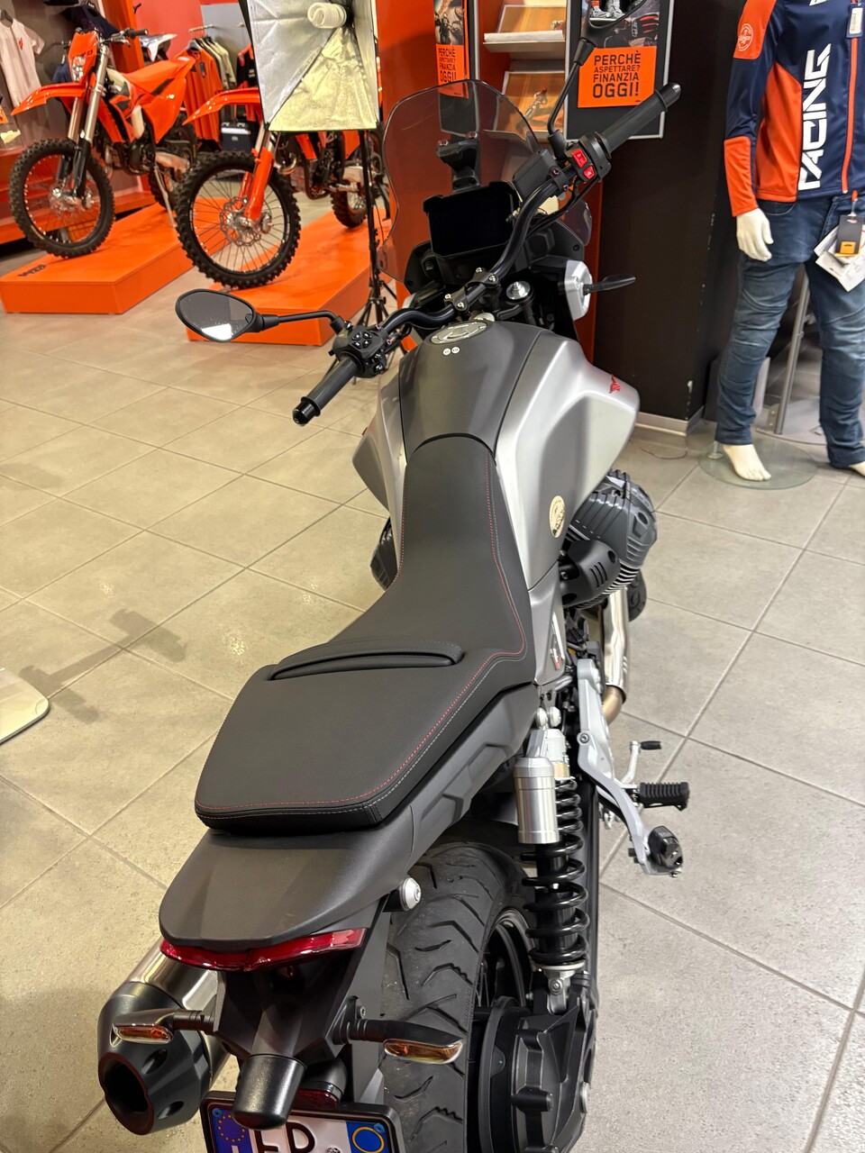 V85 Strada - Aziendale Moto Guzzi