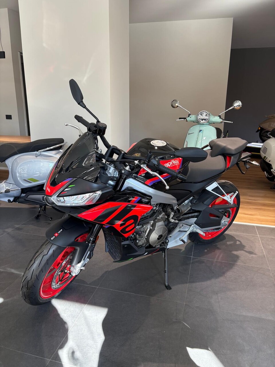 TUONO 660 FACTORY Aprilia