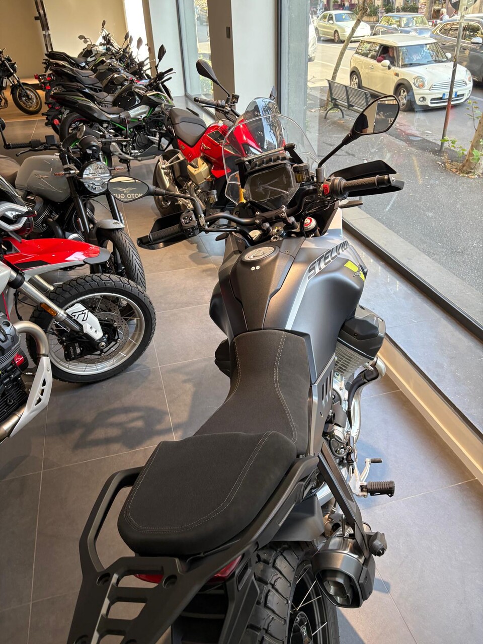 STELVIO KM0 Moto Guzzi