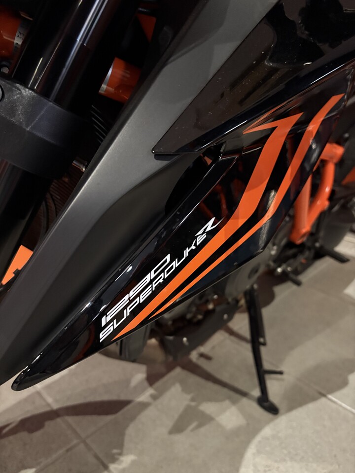 1290 SUPER DUKE R EVO TECH PACK - AZIENDALE KTM