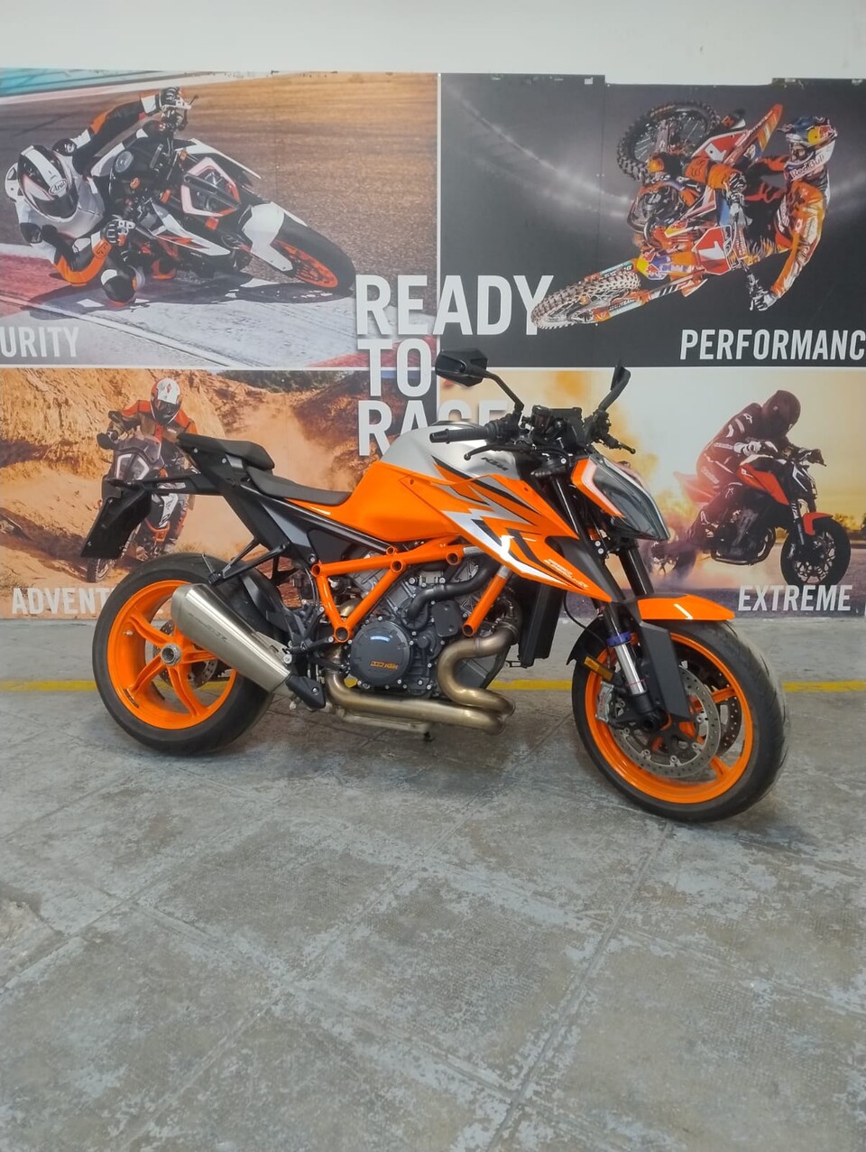 SUPER DUKE 1290 -AZIENDALE KTM