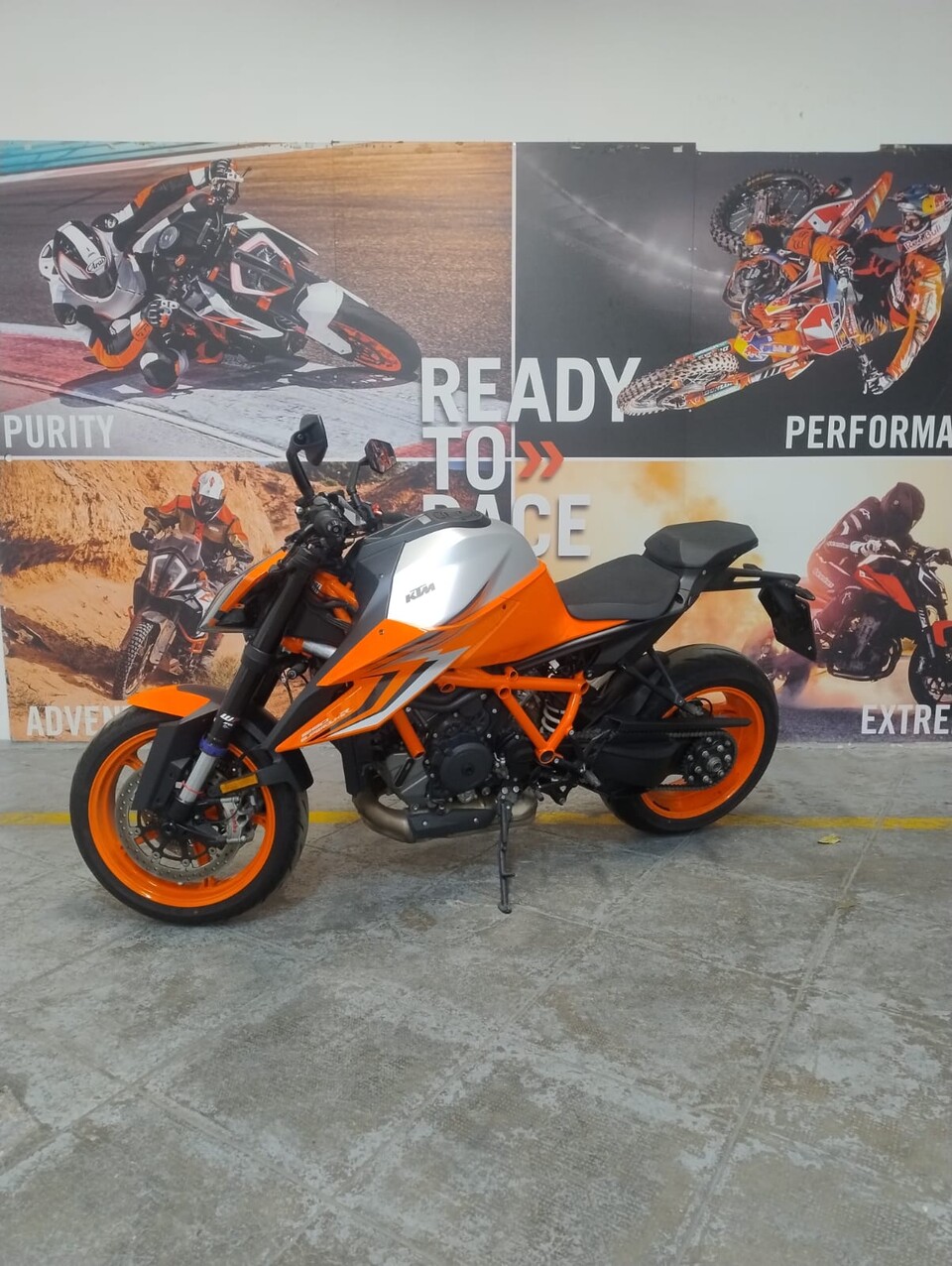 SUPER DUKE 1290 -AZIENDALE KTM