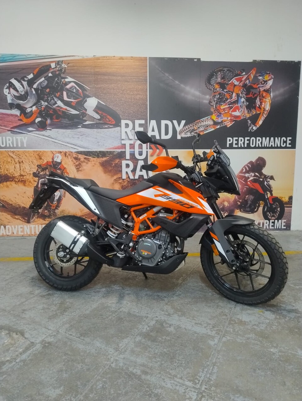 ADVENTURE 390-AZIENDALE KTM