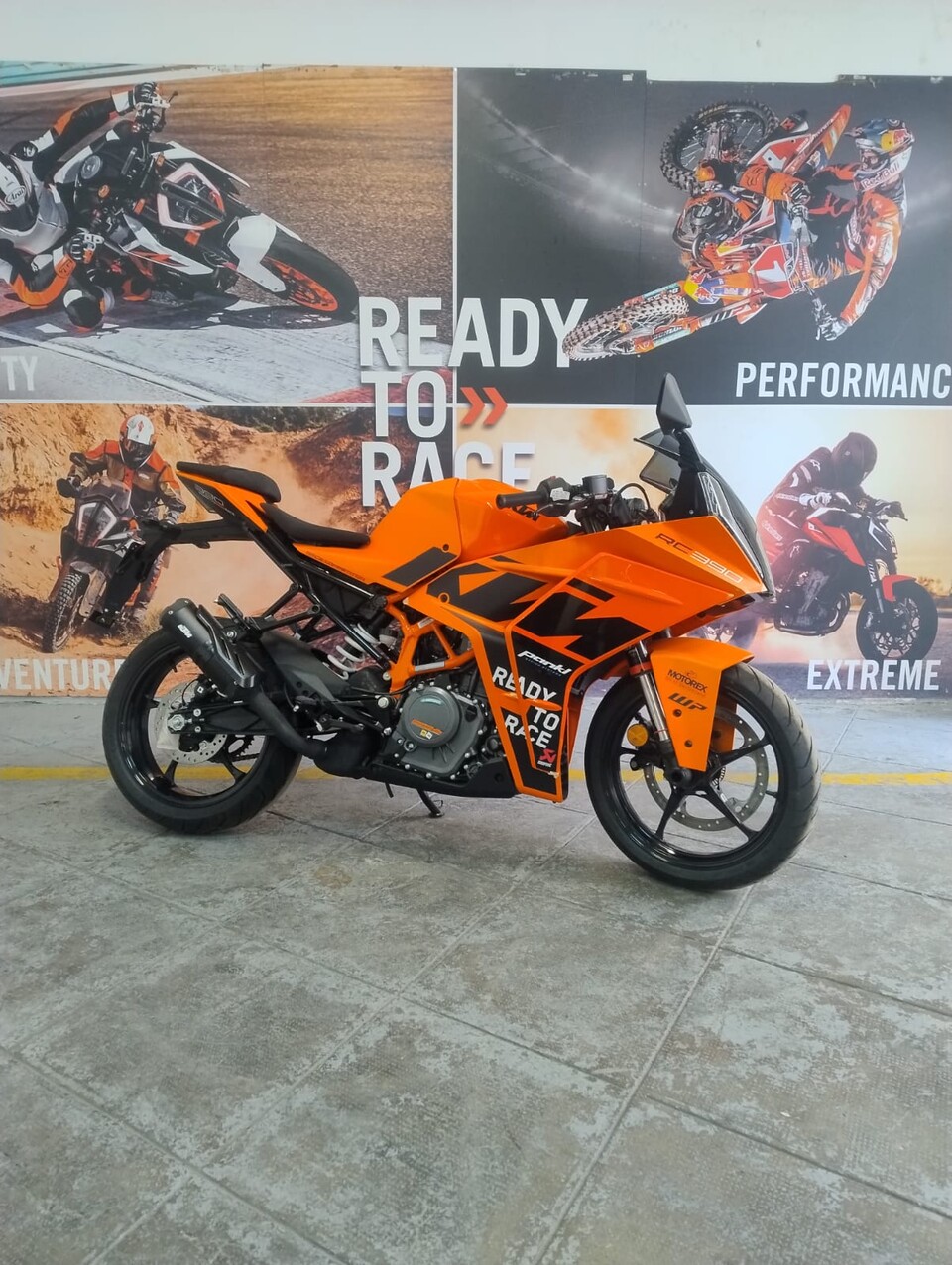 RC 390 GP-AZIENDALE KTM