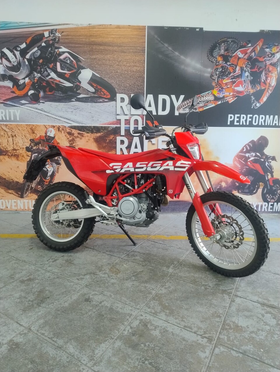 ES 700 ENDURO-AZIENDALE GAS GAS