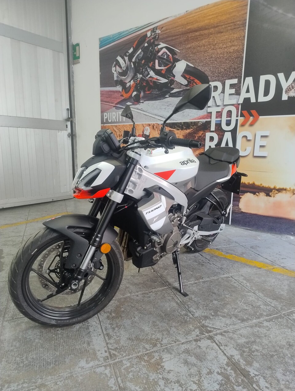 TUONO 457-AZIENDALE Aprilia