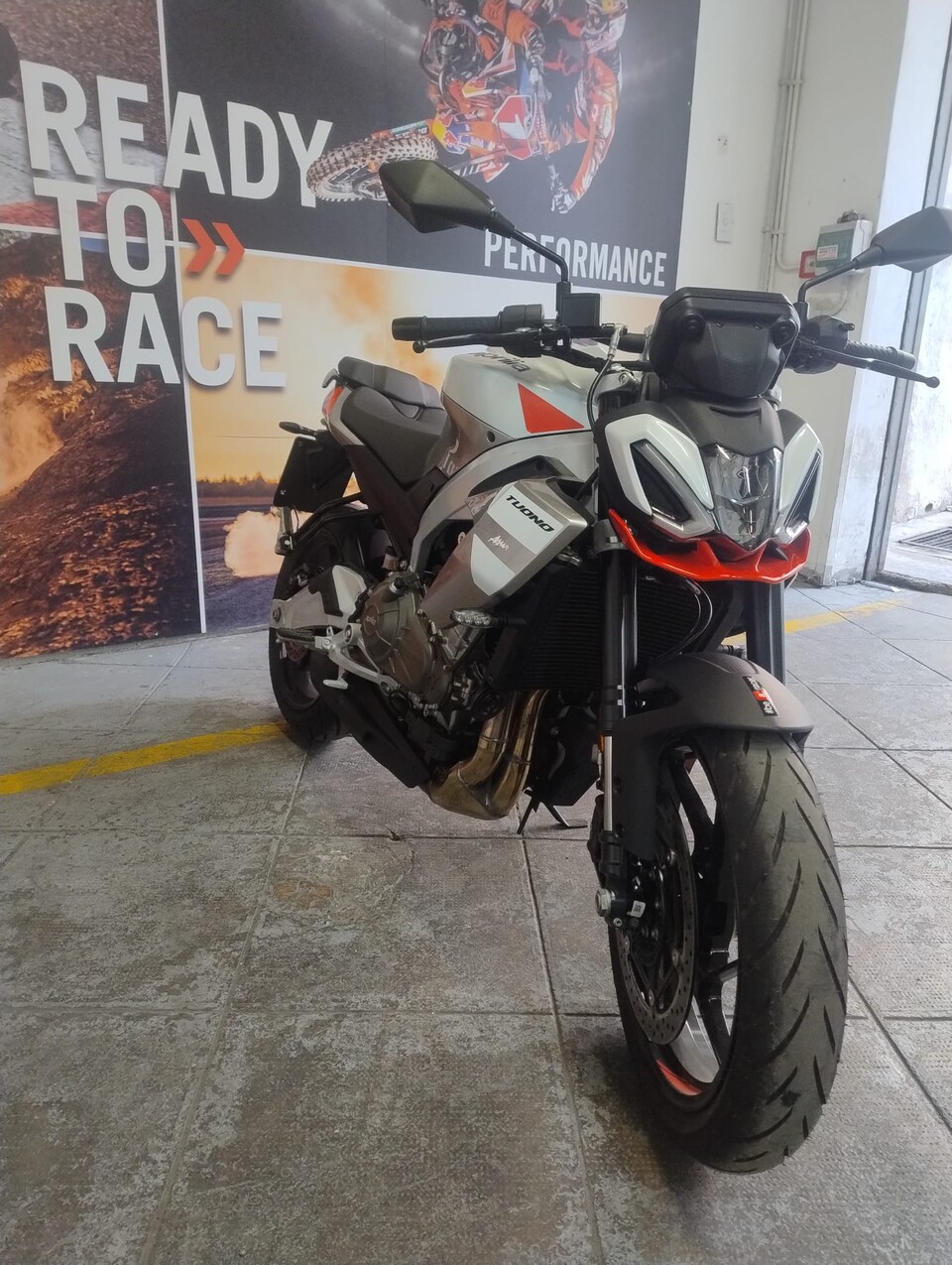 TUONO 457-AZIENDALE Aprilia