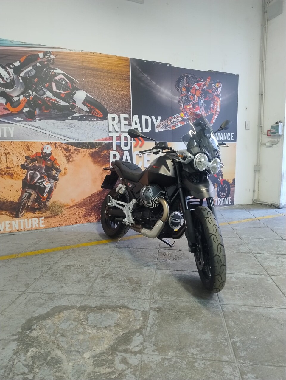 V85 STRADA- AZIENDALE MOTO GUZZI