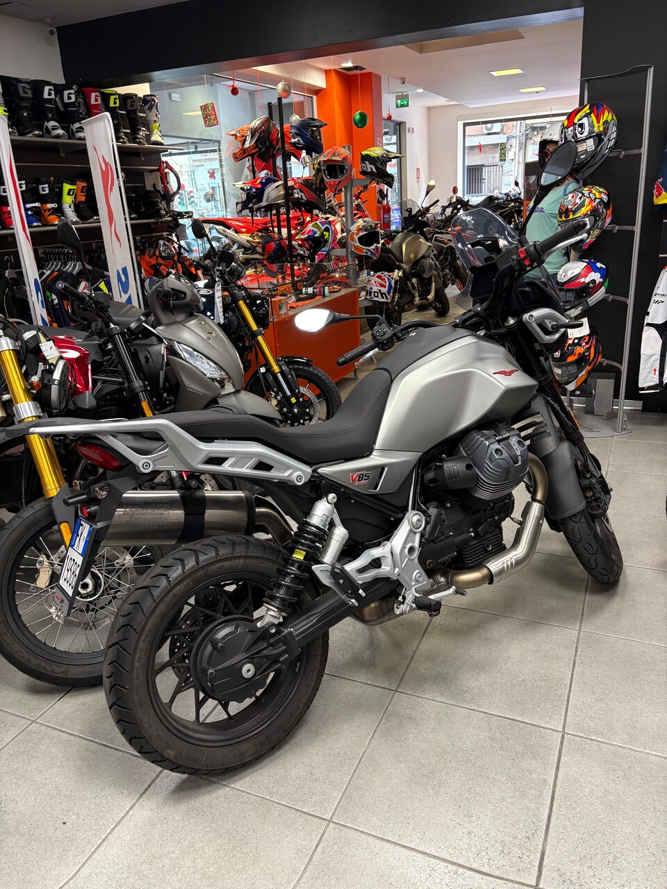 V85 Strada Moto Guzzi