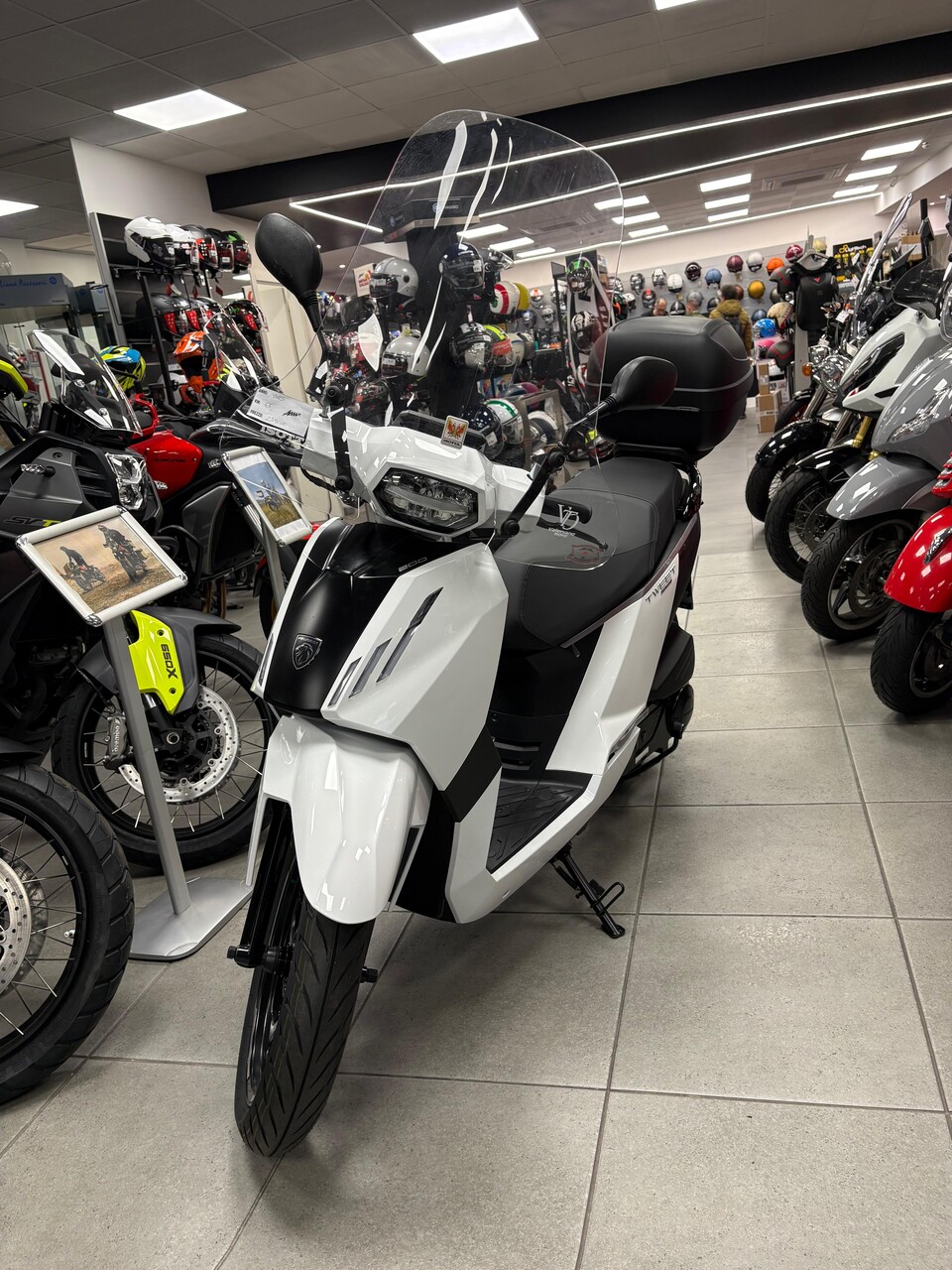 TWEET 200 KM0 Peugeot