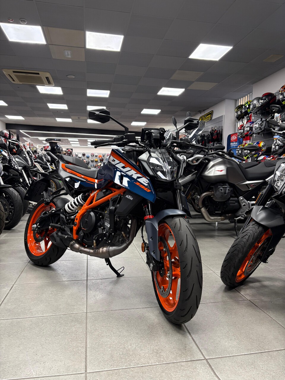 DUKE 390 KTM
