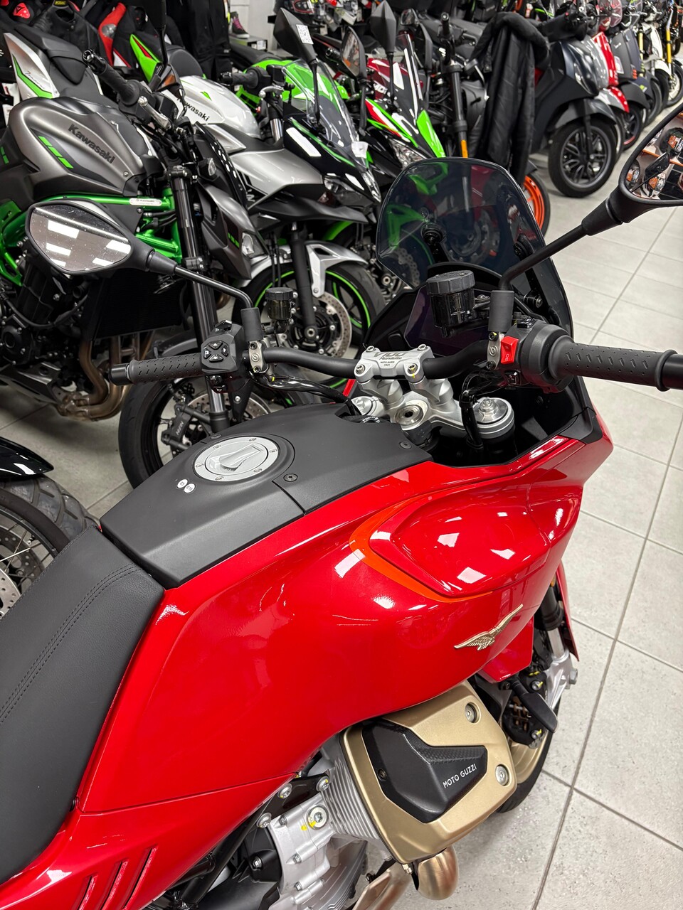 V100 MANDELLO - KM0 Moto Guzzi