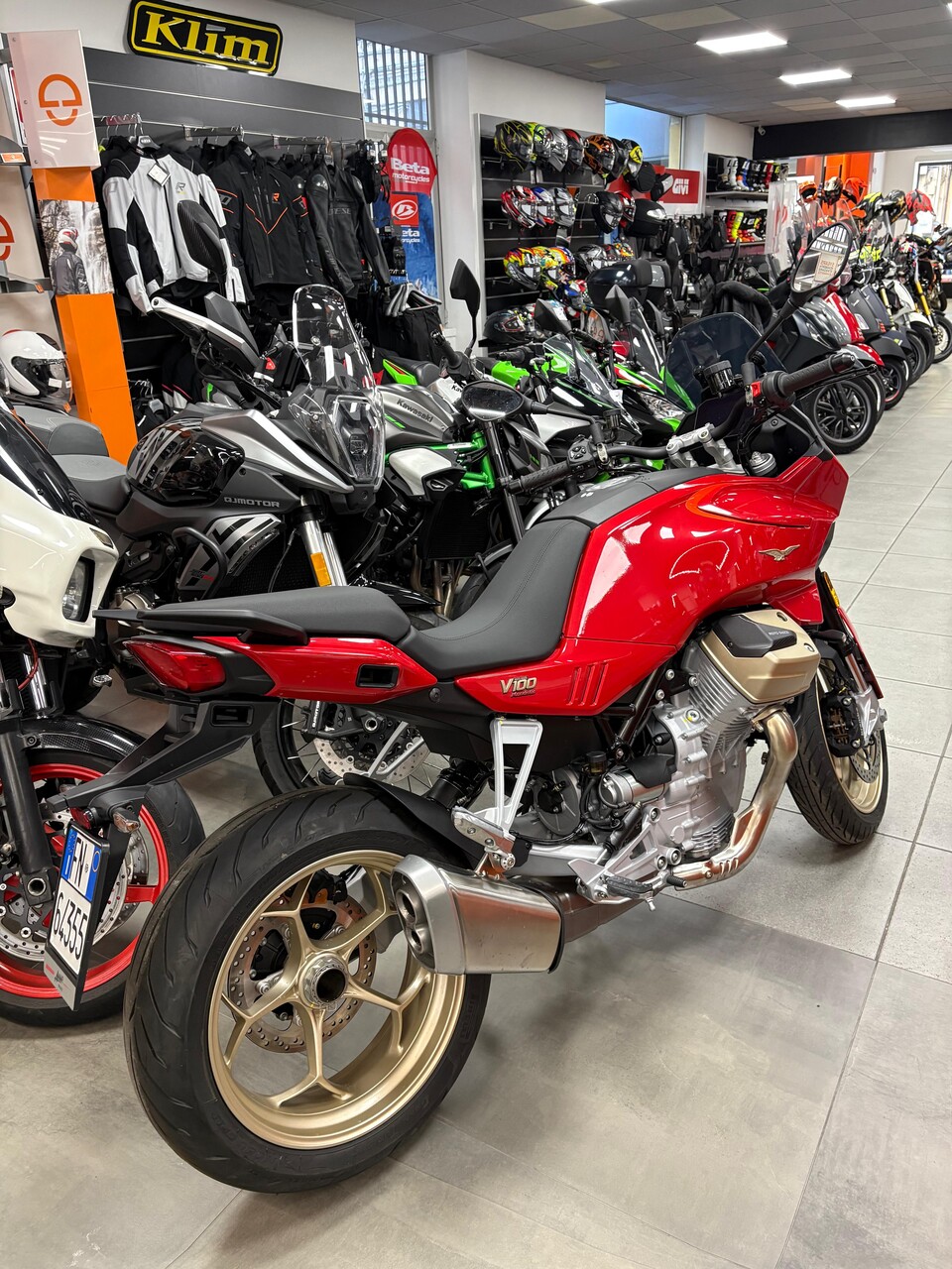 V100 MANDELLO - KM0 Moto Guzzi