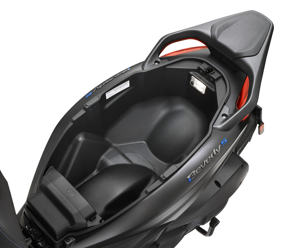 BEVERLY 310 S INCLUSO PARAVENTO E BAULETTO Piaggio