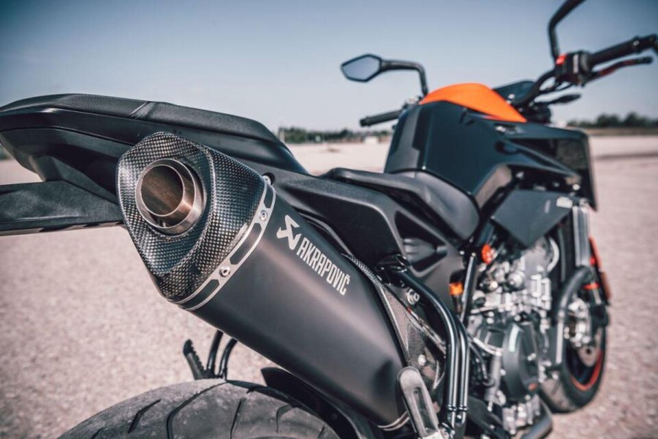 Akrapovic "Slip-on Line" KTM