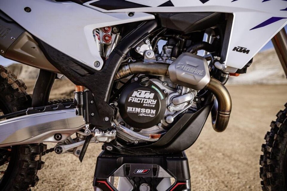 Akrapovic 'Racing Line' KTM