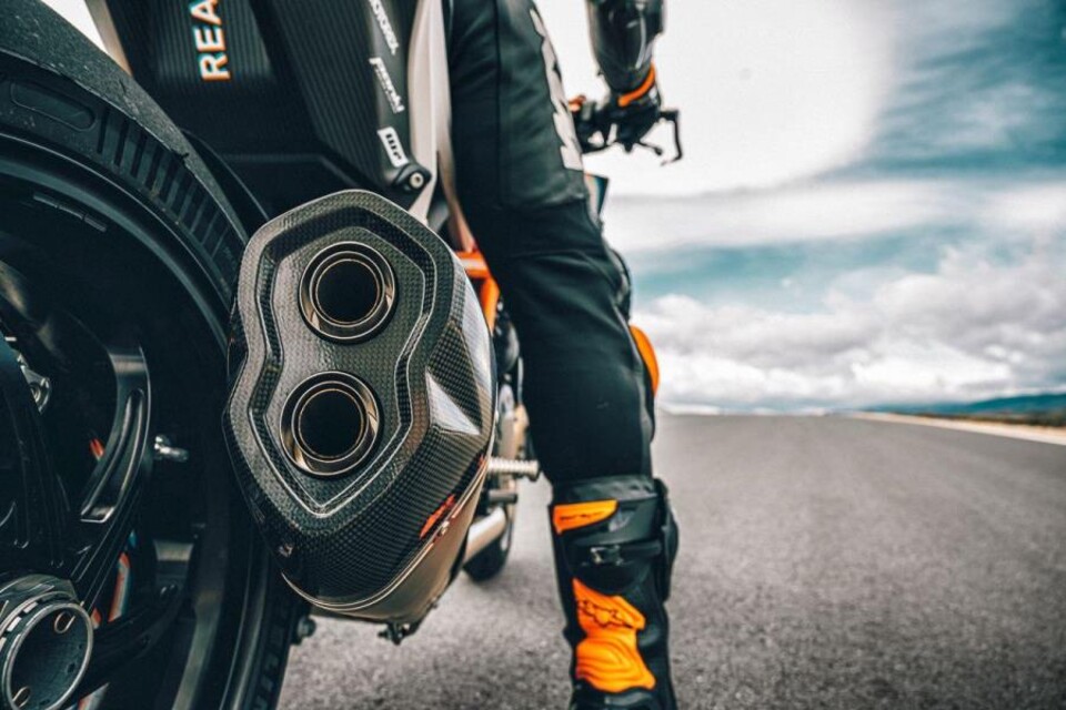 Akrapovic "Slip-on Line" KTM