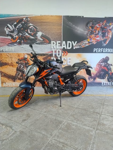 890 DUKE R KTM