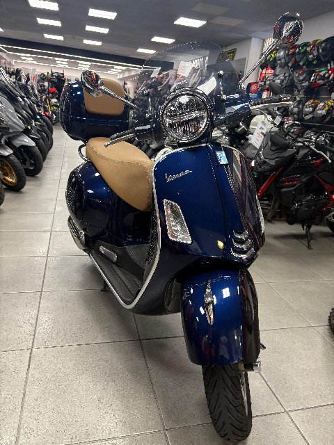 GTS 125 Piaggio Vespa