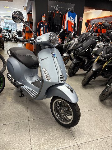 VESPA PRIMAVERA 125 SUPER TECH Piaggio
