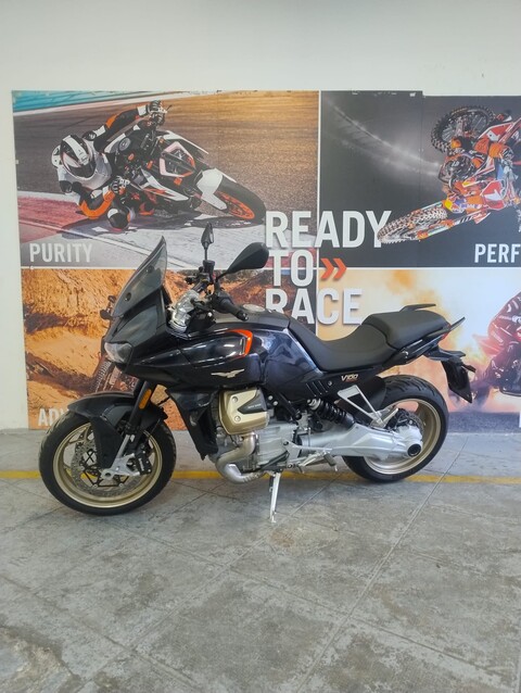 V100 MANDELLO-AZIENDALE MOTO GUZZI