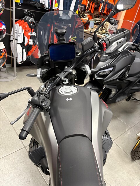 V85 Strada Moto Guzzi