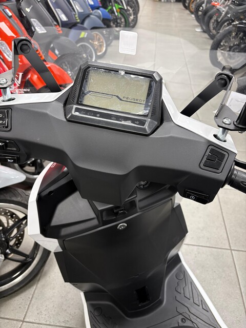 TWEET 200 KM0 Peugeot