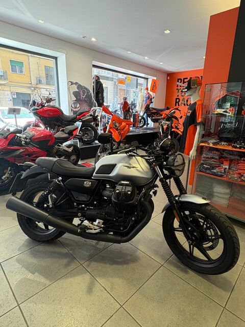V7 STONE Moto Guzzi