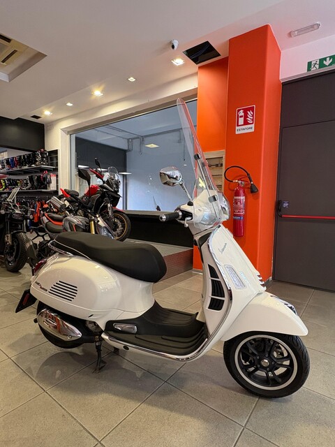 GTS 300 SUPER Piaggio