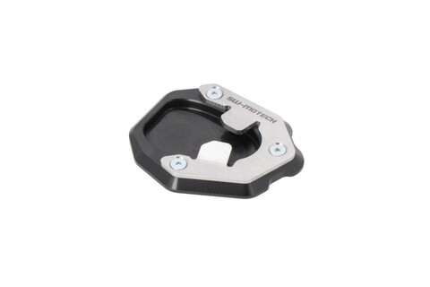 BASE MAGGIORATA PER CAVALLETTO LATERALE-NERO/ARGENTO. KTM 1290 SUPER DUKE GT (22-). SW-MOTECH