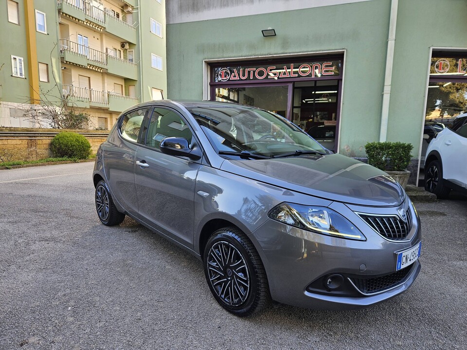 Lancia Ypsilon GOLD Elettrica / Benzina