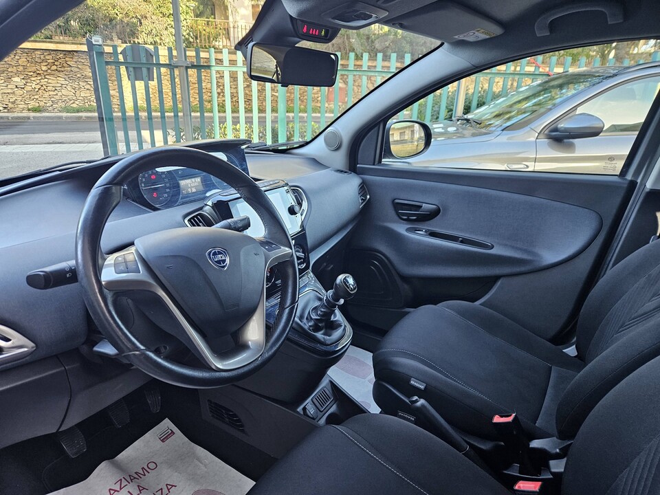 Lancia Ypsilon GOLD Elettrica / Benzina