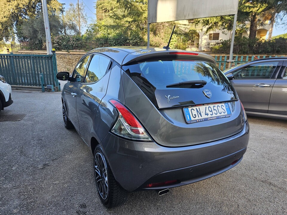 Lancia Ypsilon GOLD Elettrica / Benzina