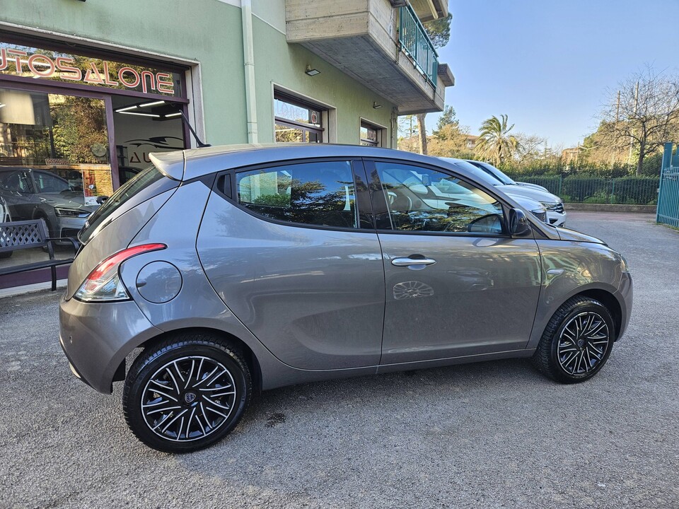 Lancia Ypsilon GOLD Elettrica / Benzina