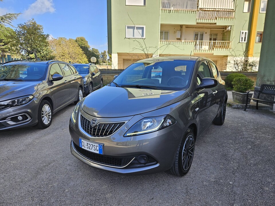 Lancia Ypsilon GOLD Elettrica / Benzina