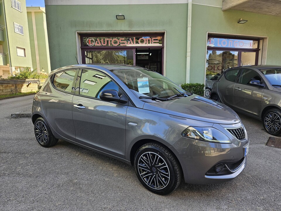 Lancia Ypsilon GOLD Elettrica / Benzina