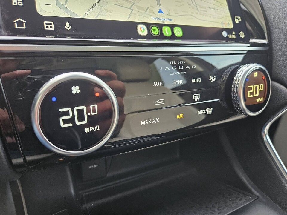 Jaguar E-Pace SE R-DYNAMIC Ibrida