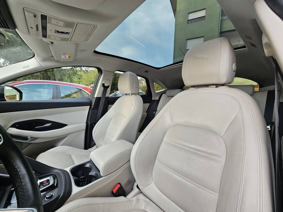 Jaguar E-Pace SE R-DYNAMIC Ibrida