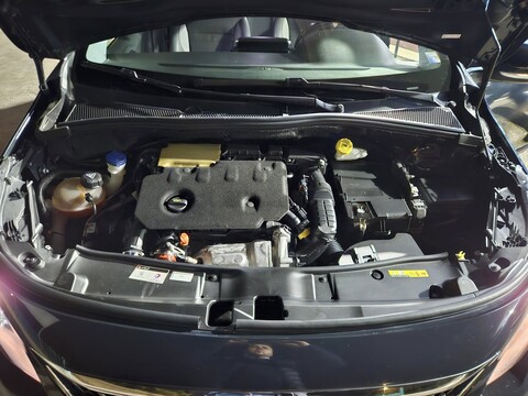 Peugeot 2008 ALLURE Diesel