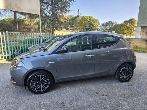 Lancia Ypsilon GOLD Elettrica / Benzina
