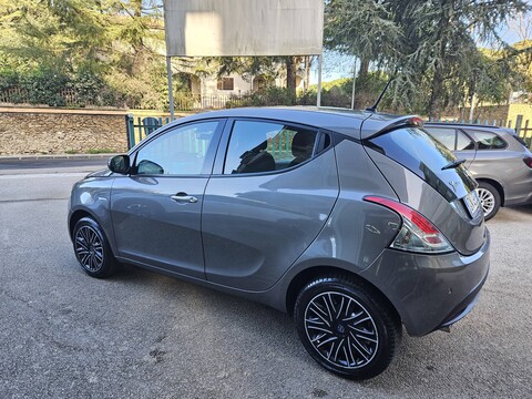 Lancia Ypsilon GOLD Elettrica / Benzina