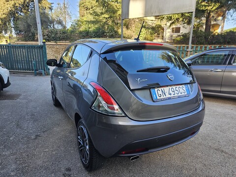 Lancia Ypsilon GOLD Elettrica / Benzina